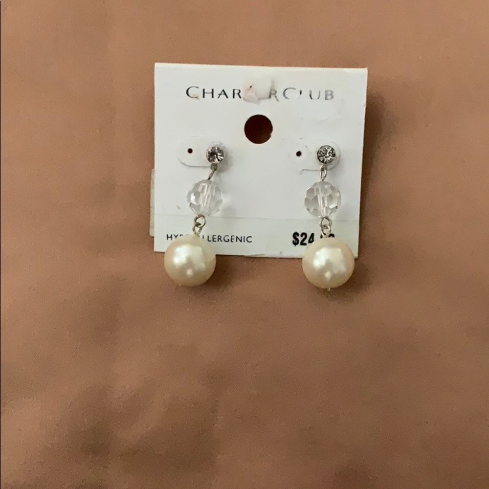 Pearl earring